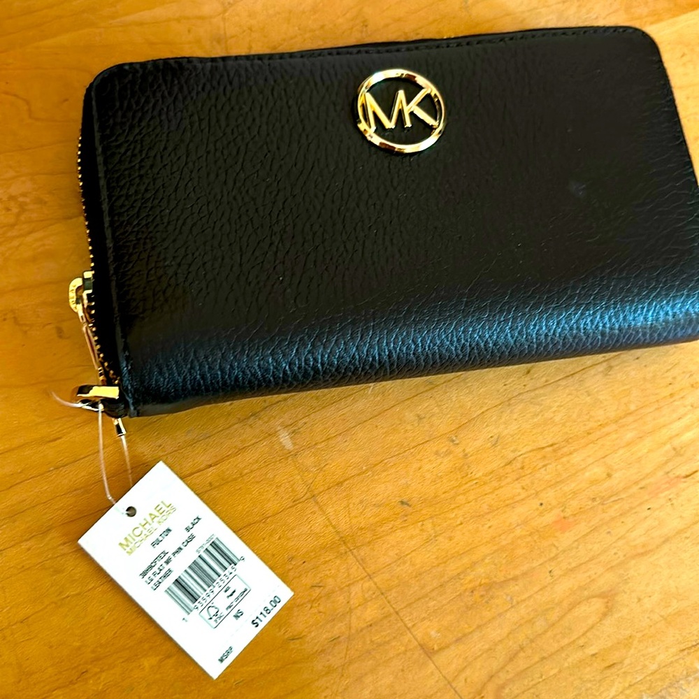 Michael Kors Fulton Wallet.